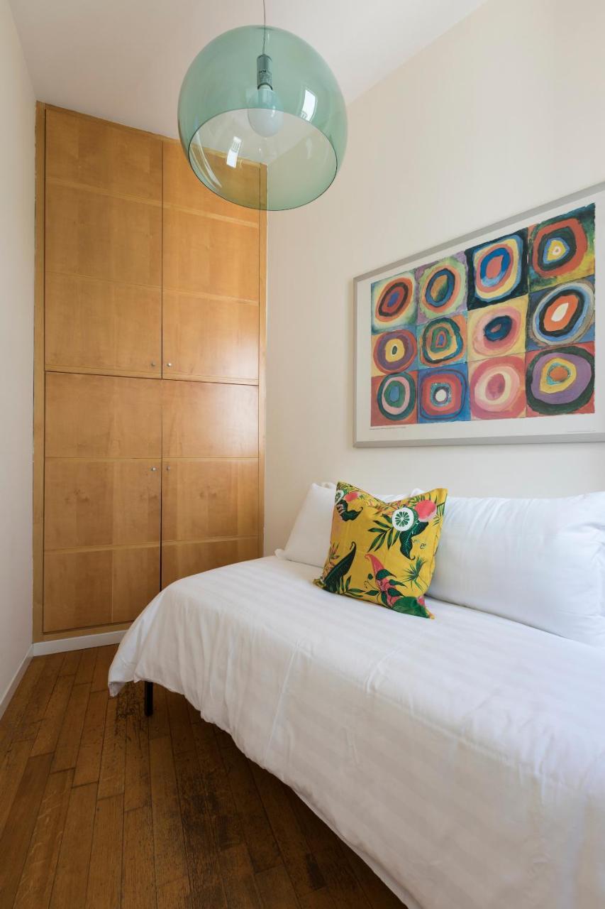 Six-bedroom On Lungotevere Degli Altoviti Apt 19 *